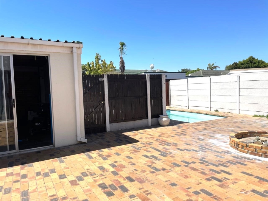 2 Bedroom Property for Sale in Table View Western Cape